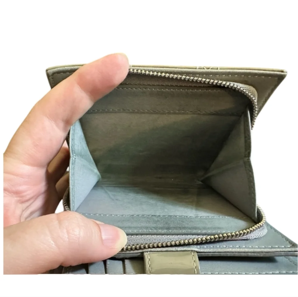 Christian Dior Cannage Lady Dior Lotus Patent Wallet - Picture 8 of 10